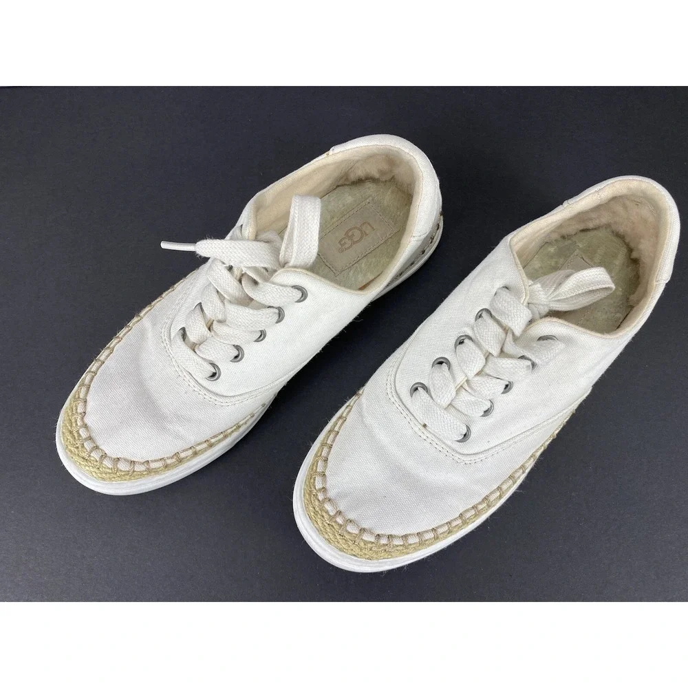 UGG Sneakers Girls Size 6 White Canvas‎ Lace Up Decorated Edge Fur Inside Heel